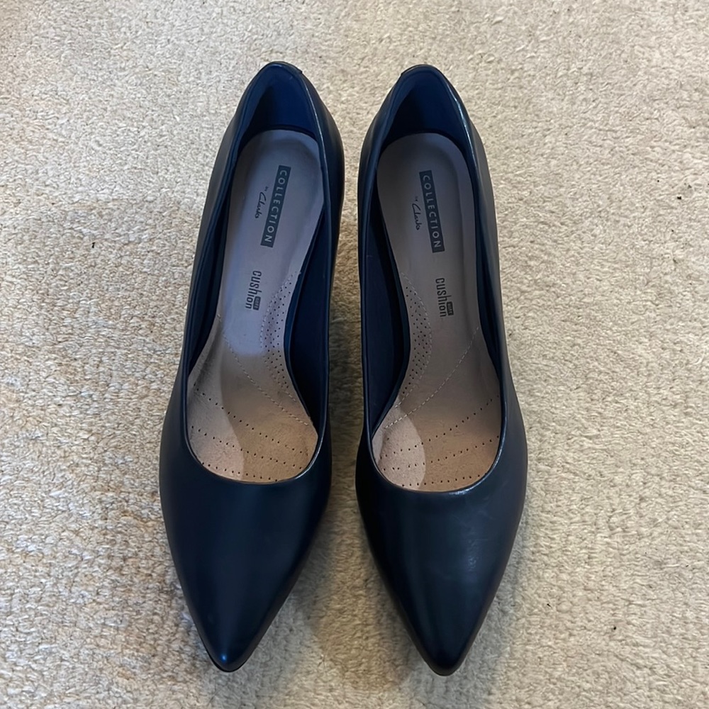 NWT!! Bostonian Clarks navy leather shoes